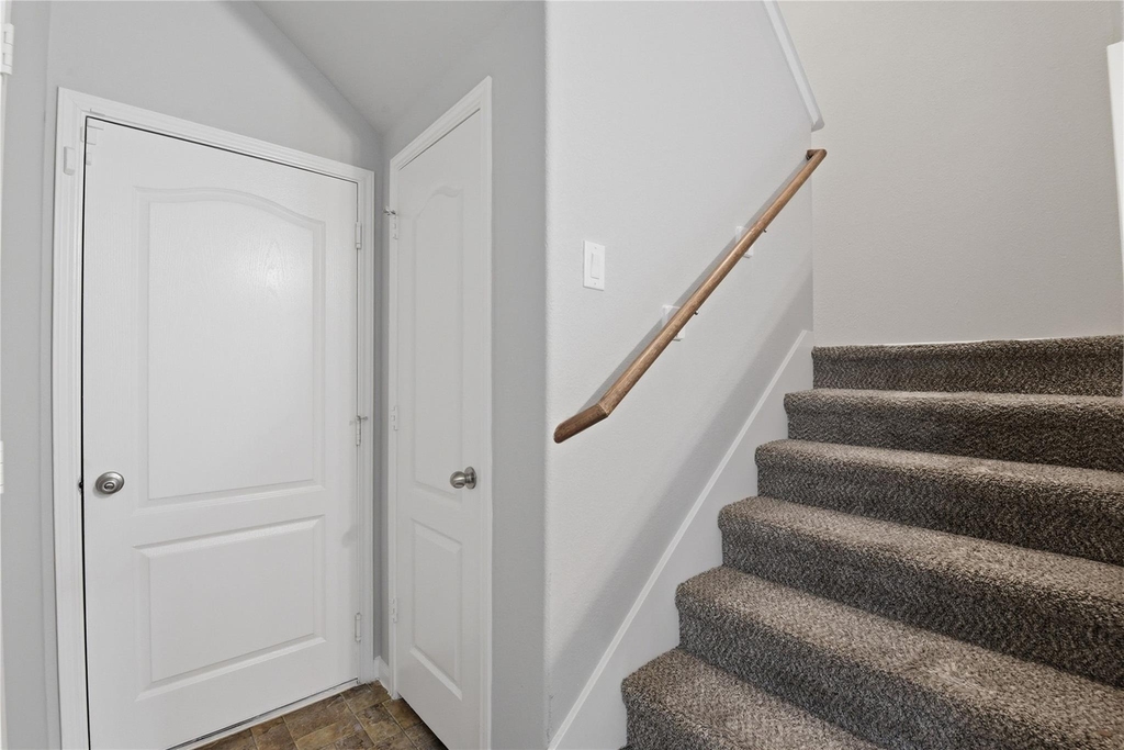 17142 Amarose Drive - Photo 10