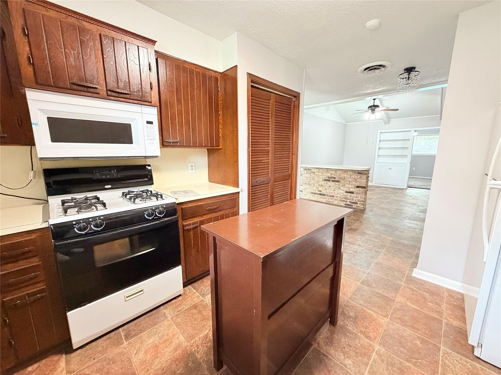 20729 Canterbury Road - Photo 5