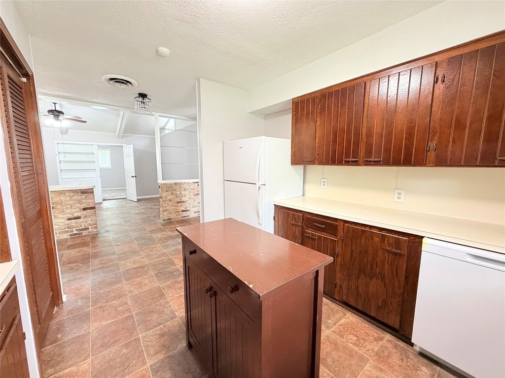 20729 Canterbury Road - Photo 7