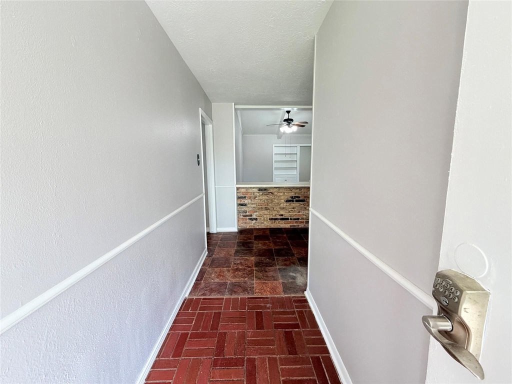 20729 Canterbury Road - Photo 2