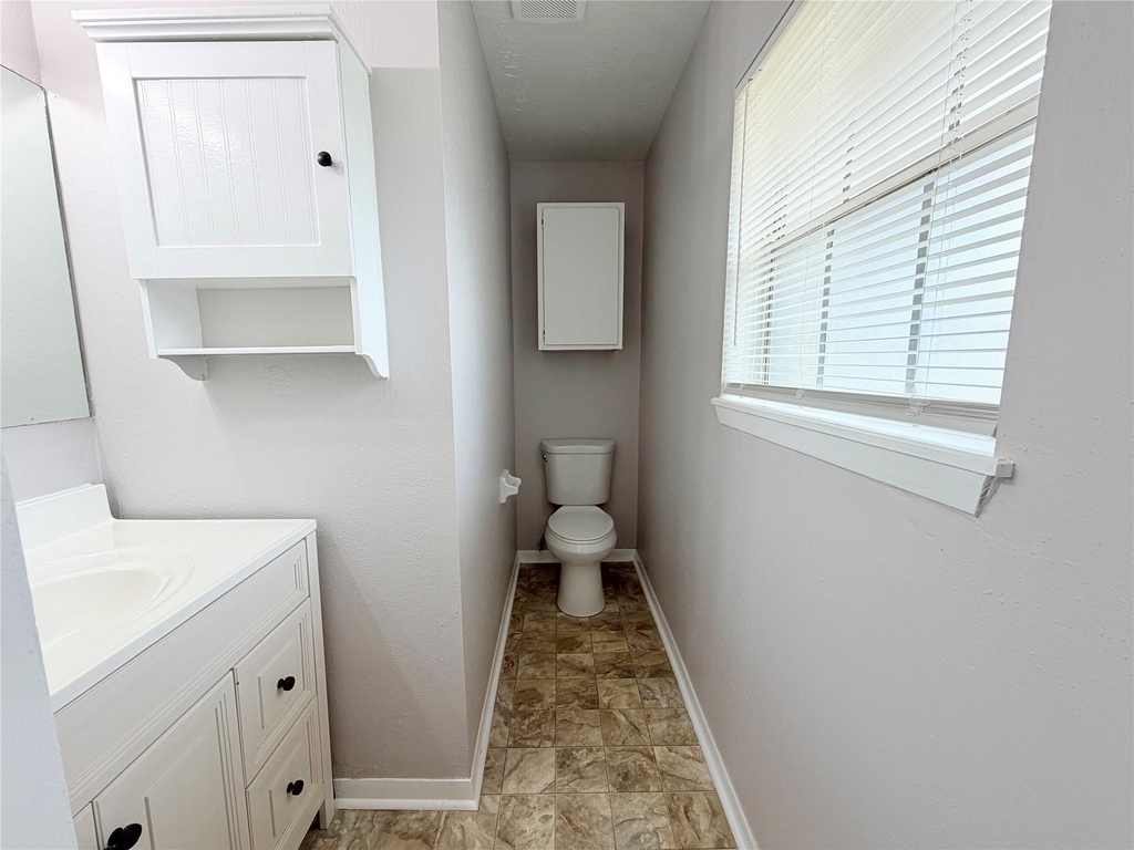 20729 Canterbury Road - Photo 22