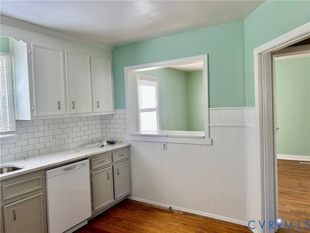 314 Thompson Street - Photo 2