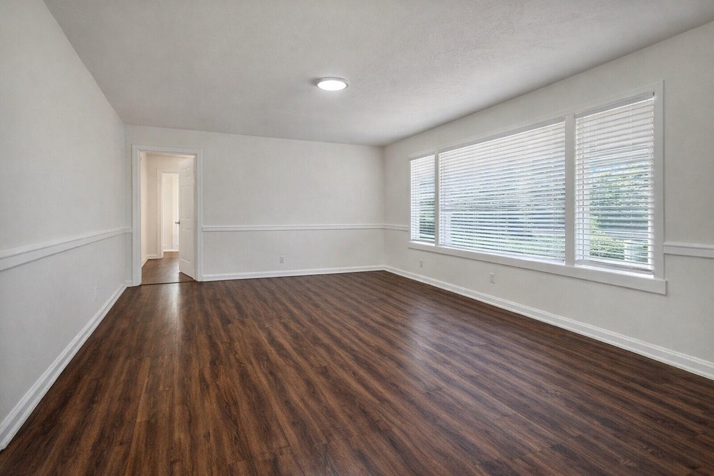 209 W Alfred - Photo 1