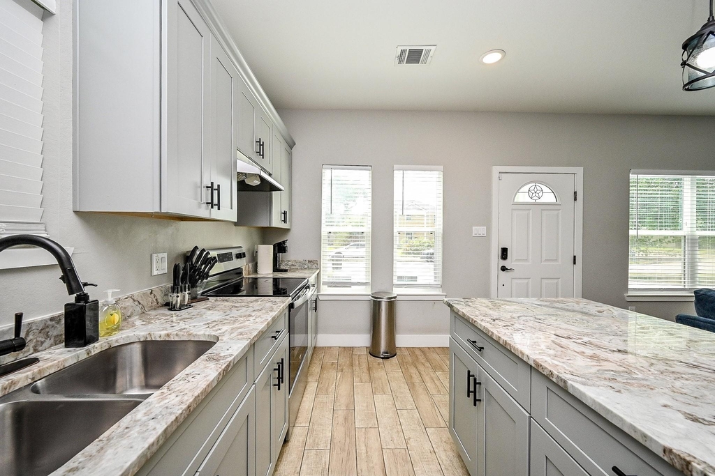 5007 Briscoe Street - Photo 4