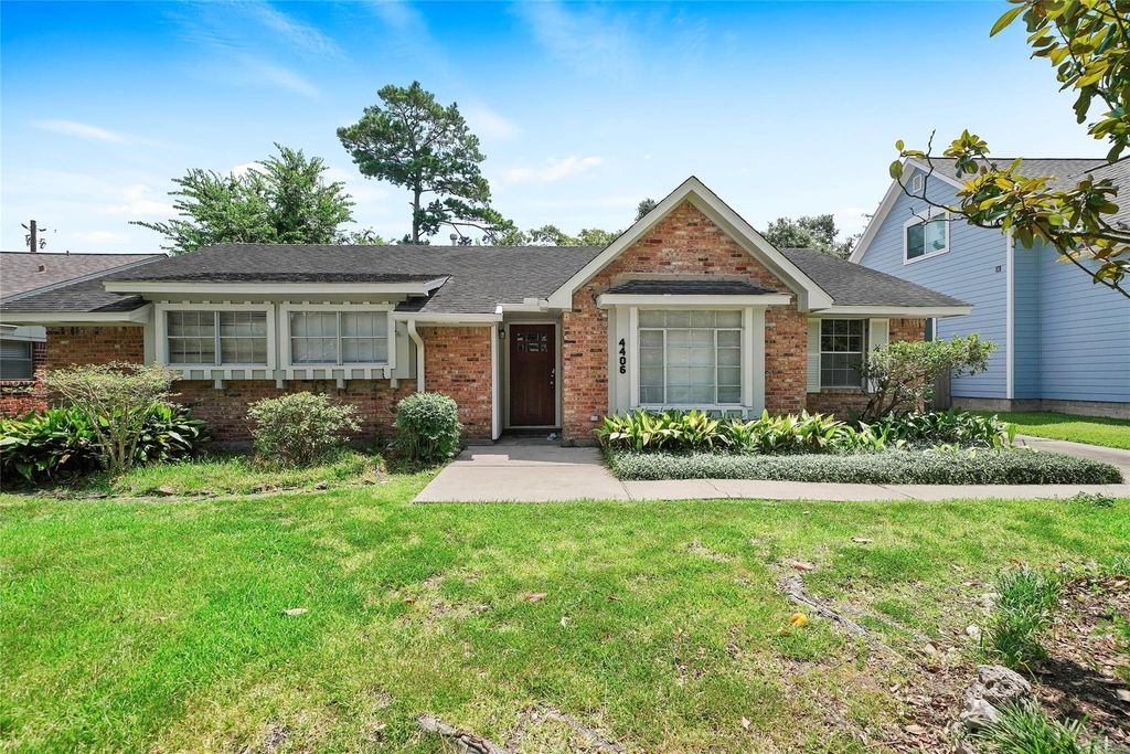 4406 Rosebay Drive - Photo 0
