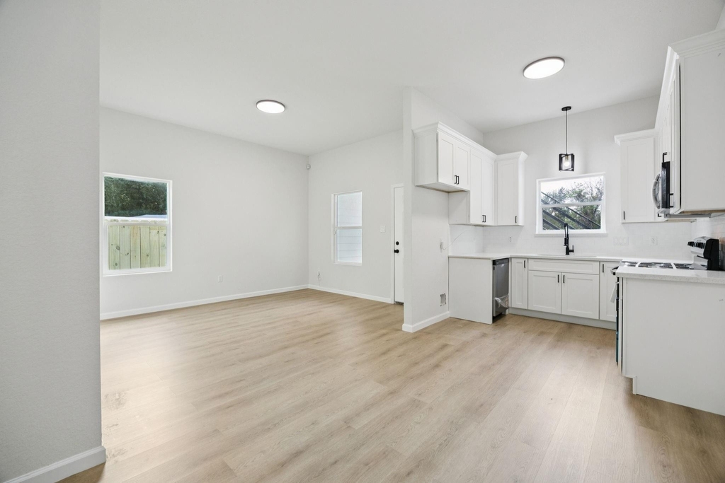 422 New Hampshire Street - Photo 4