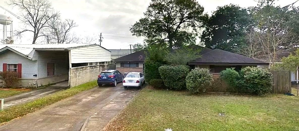 1102 Woods Drive - Photo 0