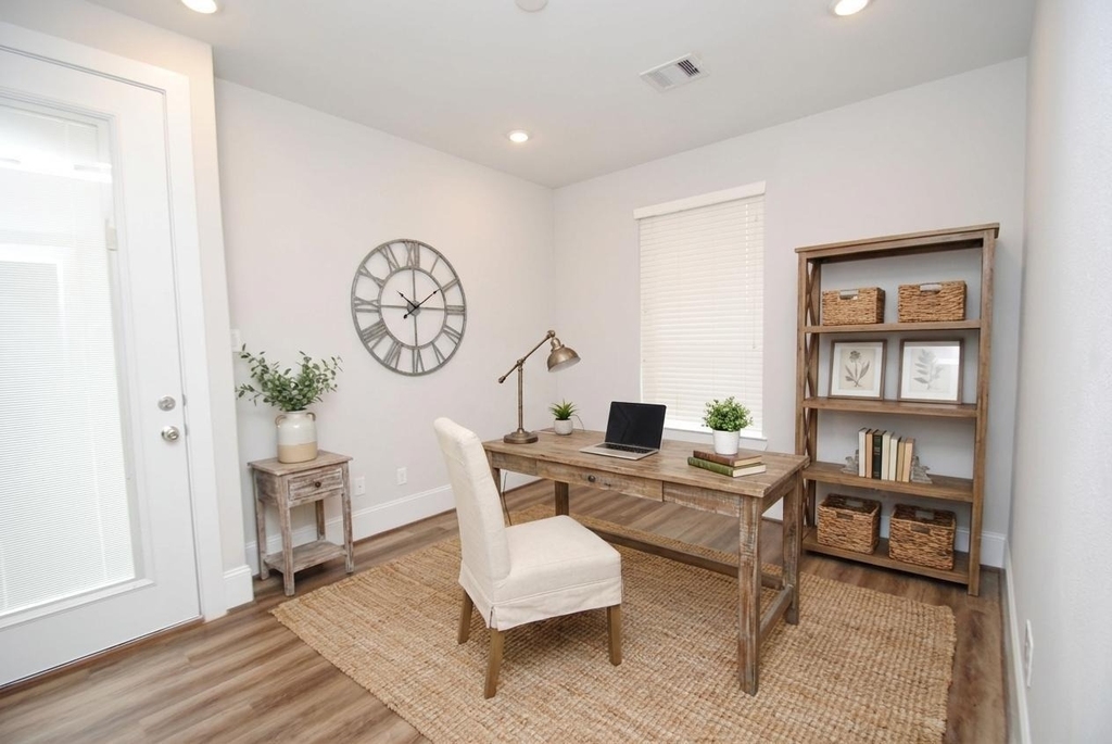 1270 N Post Oak Road - Photo 13