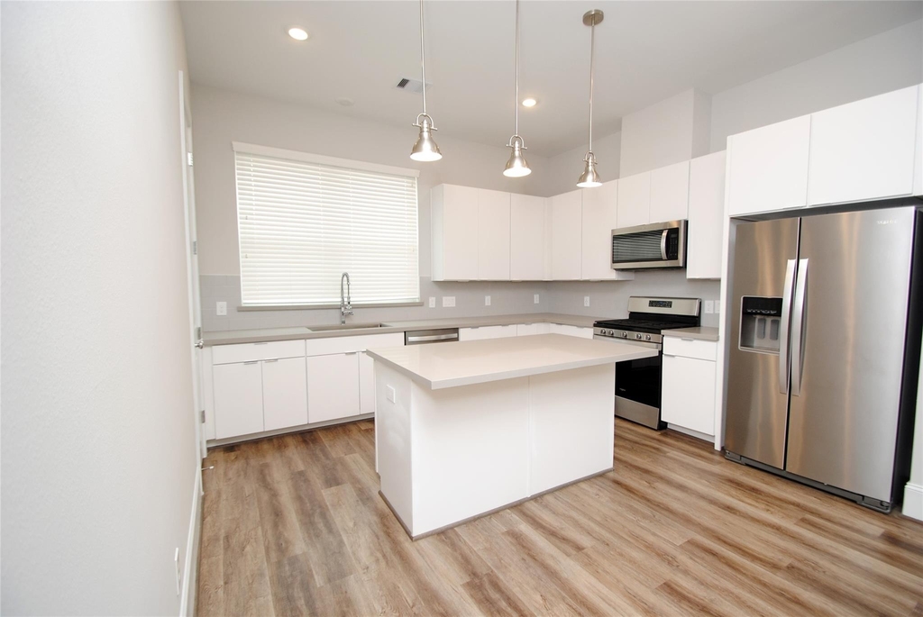 1270 N Post Oak Road - Photo 2
