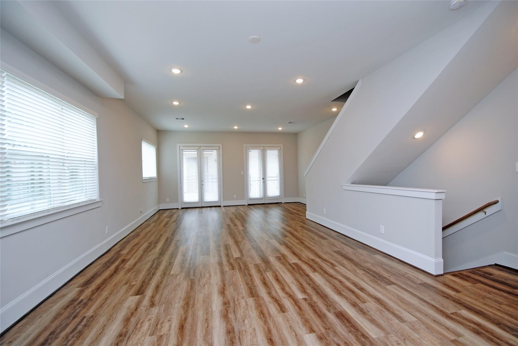 1270 N Post Oak Road - Photo 24