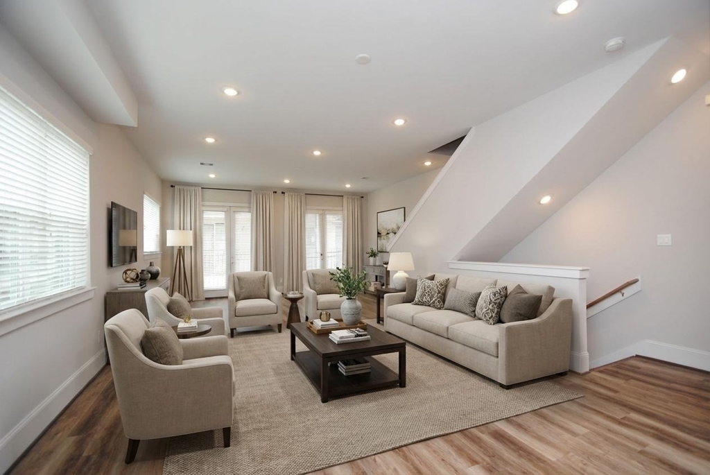 1270 N Post Oak Road - Photo 22