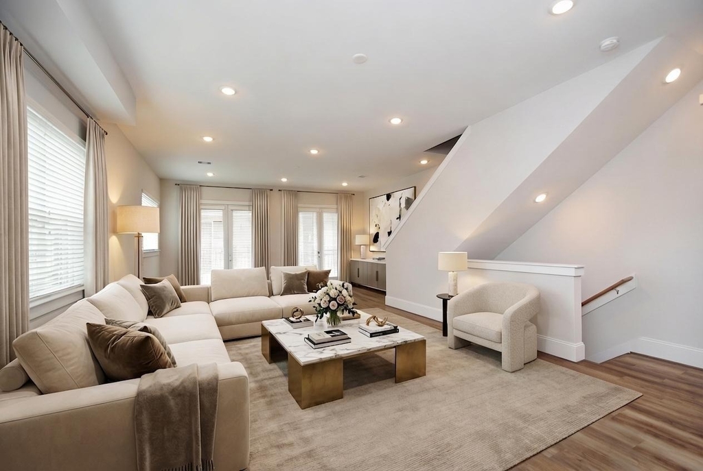 1270 N Post Oak Road - Photo 21