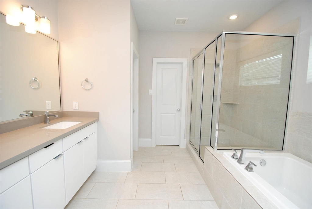1270 N Post Oak Road - Photo 32