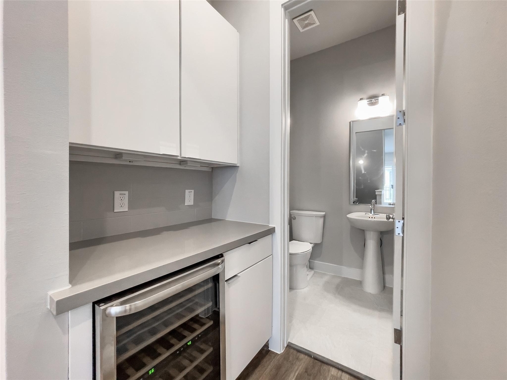 1270 N Post Oak Road - Photo 17