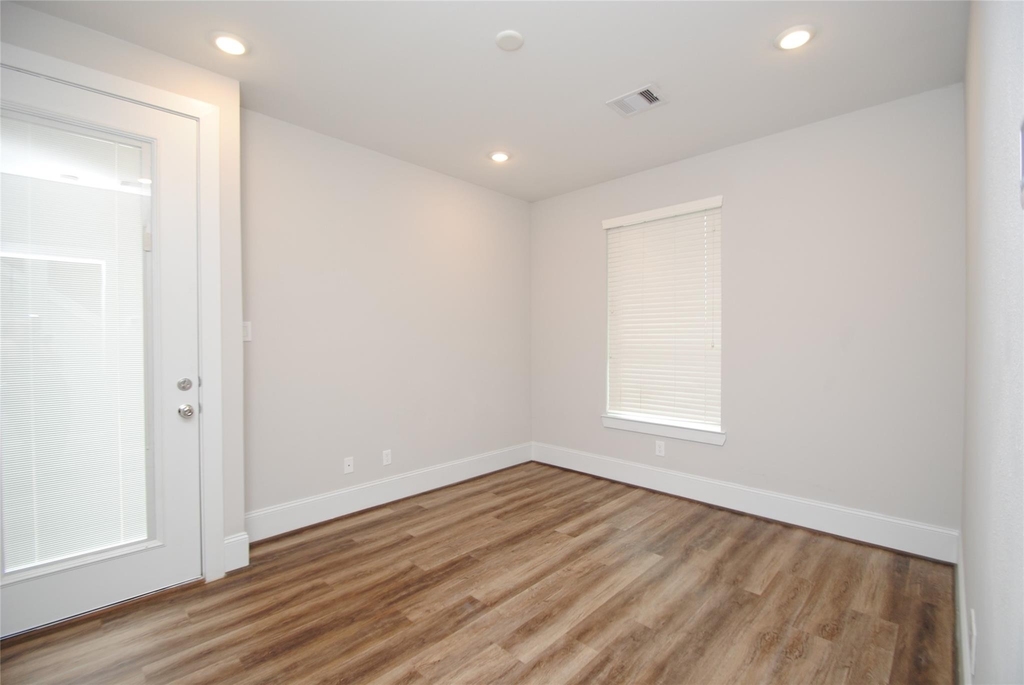 1270 N Post Oak Road - Photo 11