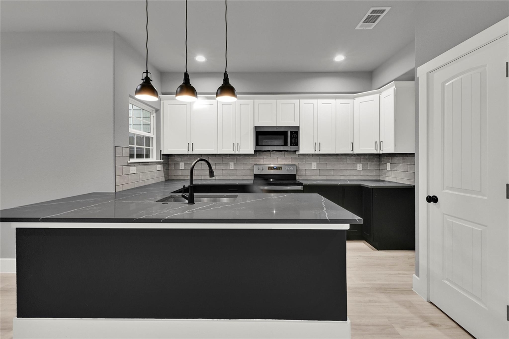 7415 Hezekiah Ln - Photo 18