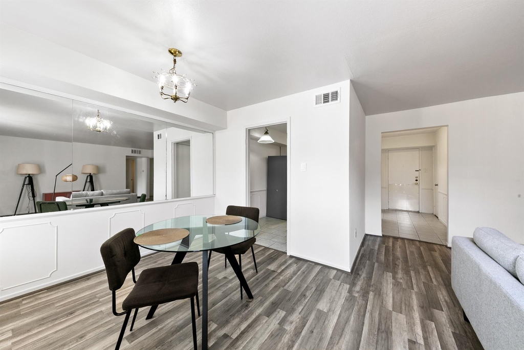 361 N Post Oak Lane - Photo 7