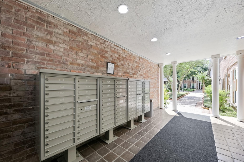 361 N Post Oak Lane - Photo 21