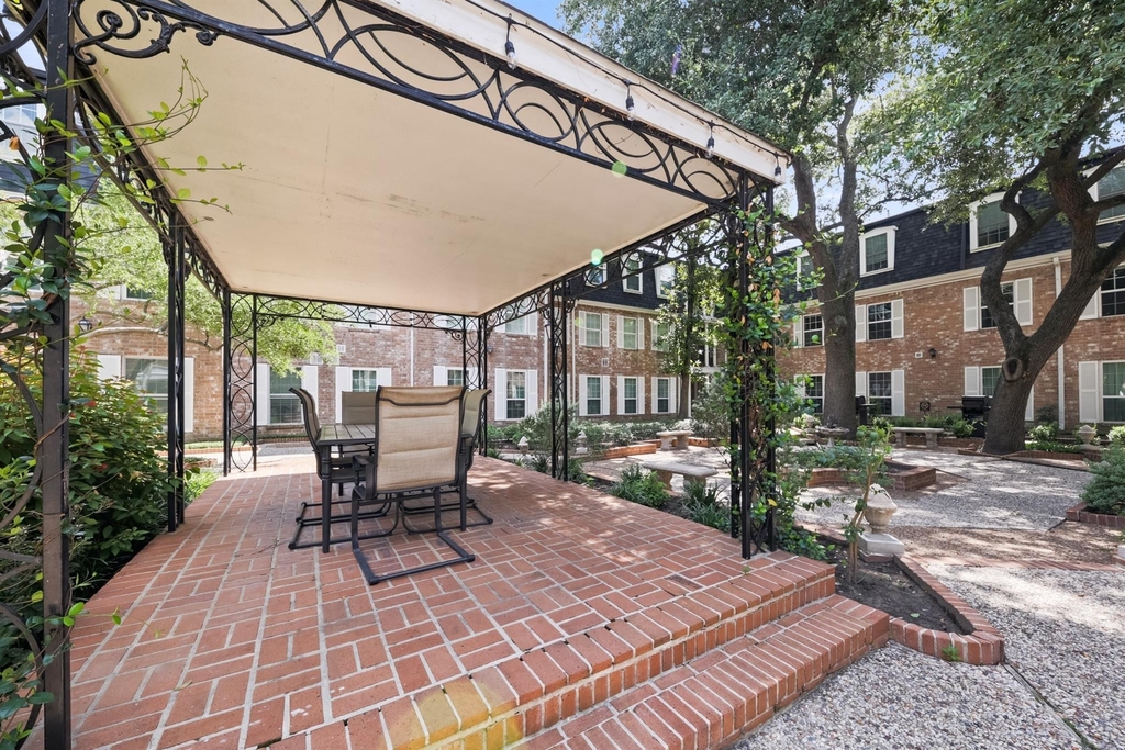 361 N Post Oak Lane - Photo 23