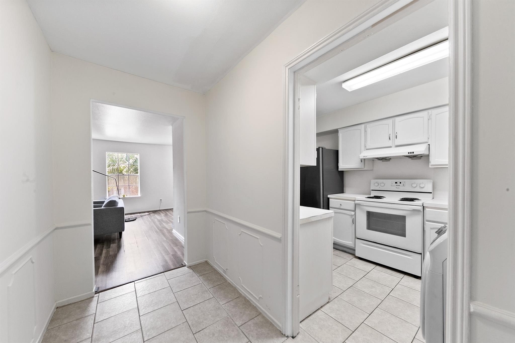 361 N Post Oak Lane - Photo 3