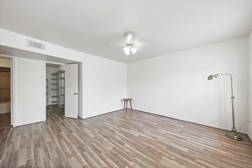 361 N Post Oak Lane - Photo 19