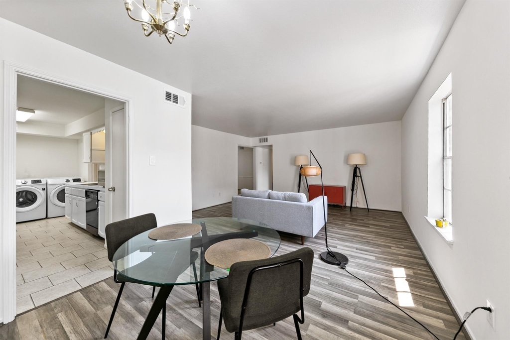 361 N Post Oak Lane - Photo 8