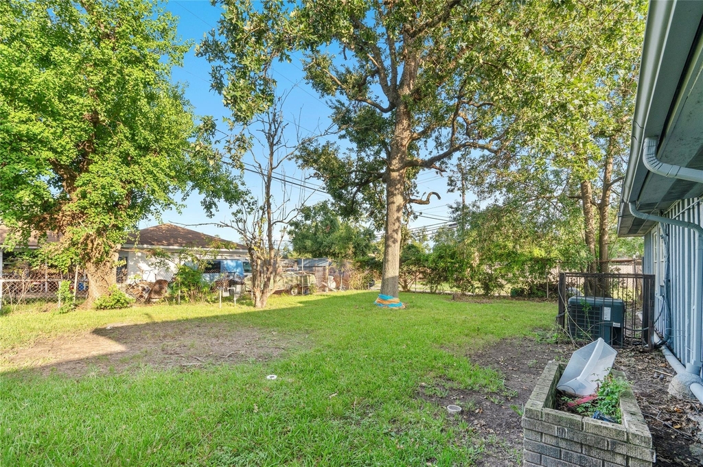 10502 Royal Oaks Drive - Photo 19