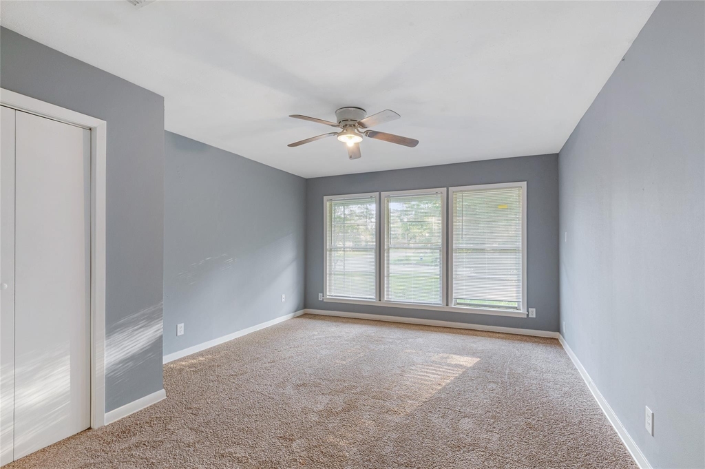 10502 Royal Oaks Drive - Photo 10