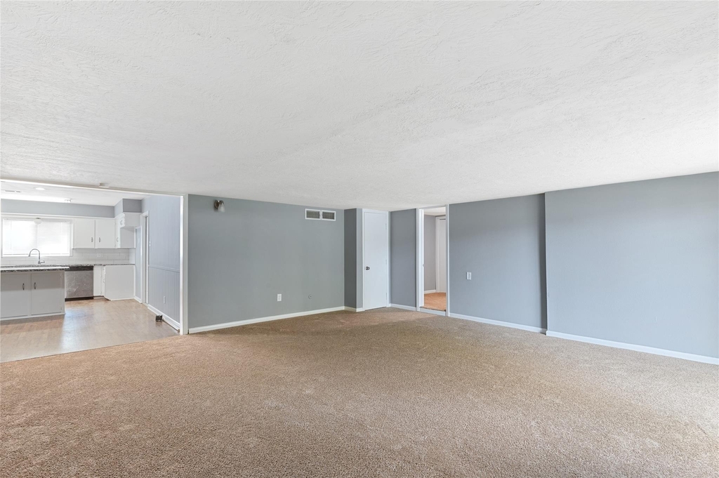 10502 Royal Oaks Drive - Photo 17