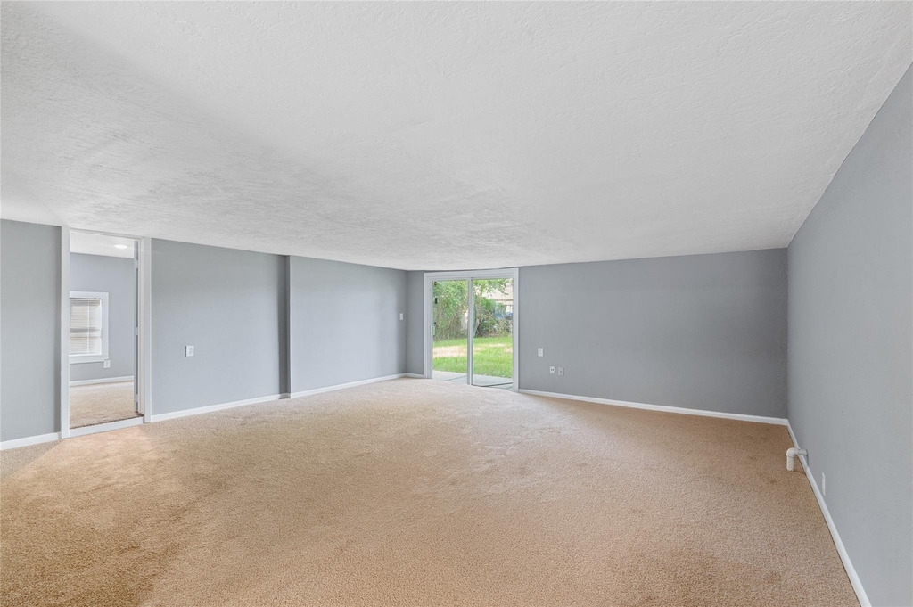 10502 Royal Oaks Drive - Photo 16