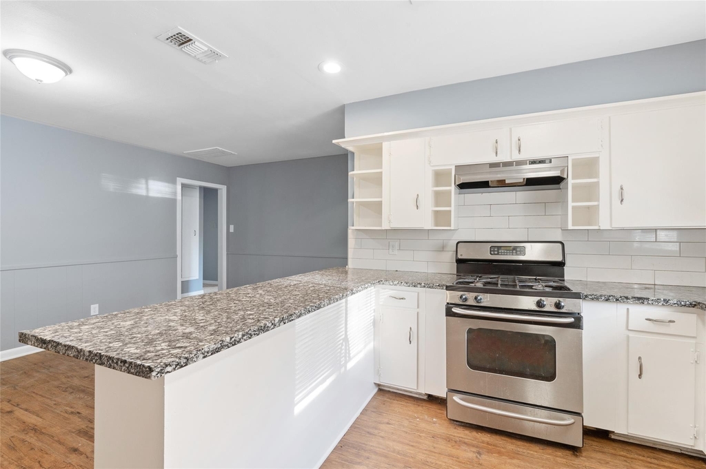 10502 Royal Oaks Drive - Photo 3