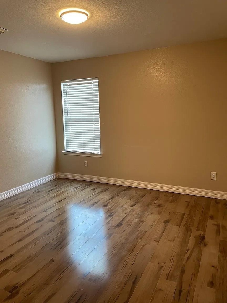 18211 Temple Hill Lane - Photo 11