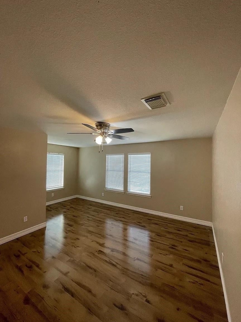 18211 Temple Hill Lane - Photo 6