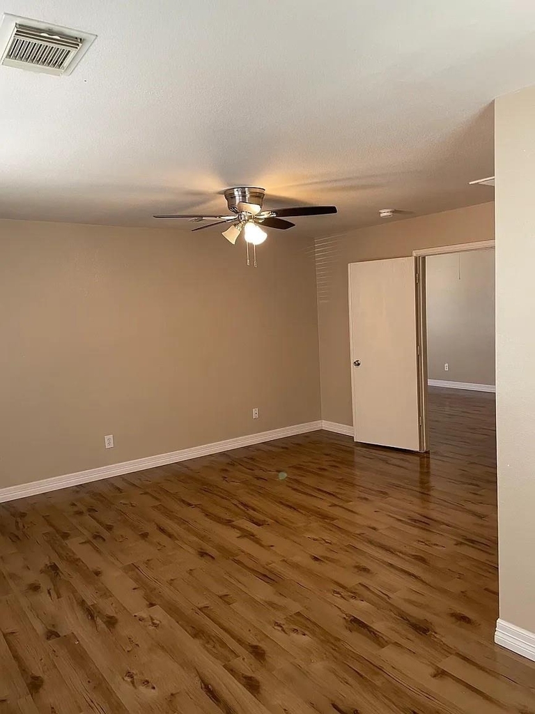 18211 Temple Hill Lane - Photo 4