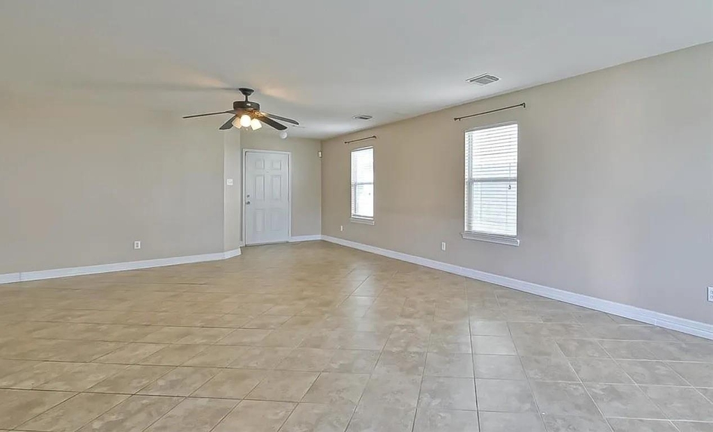 18211 Temple Hill Lane - Photo 2
