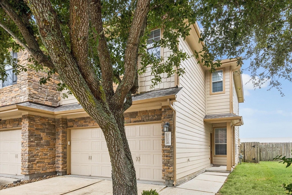 3206 Pearl Bluff Lane - Photo 1