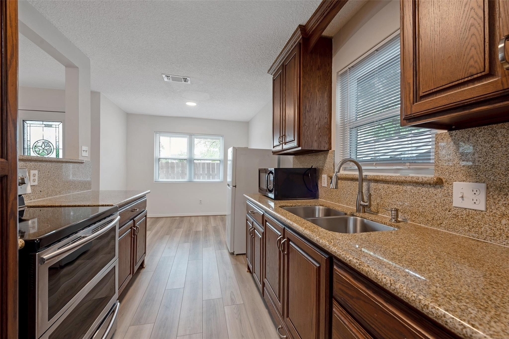 910 Judiway Street - Photo 9