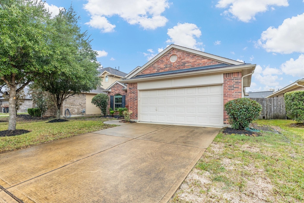 16911 Savannah Park Drive - Photo 1