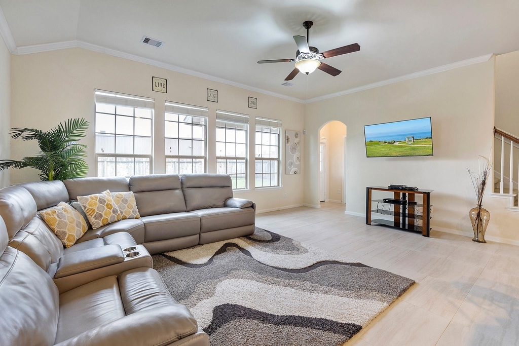 16911 Savannah Park Drive - Photo 4