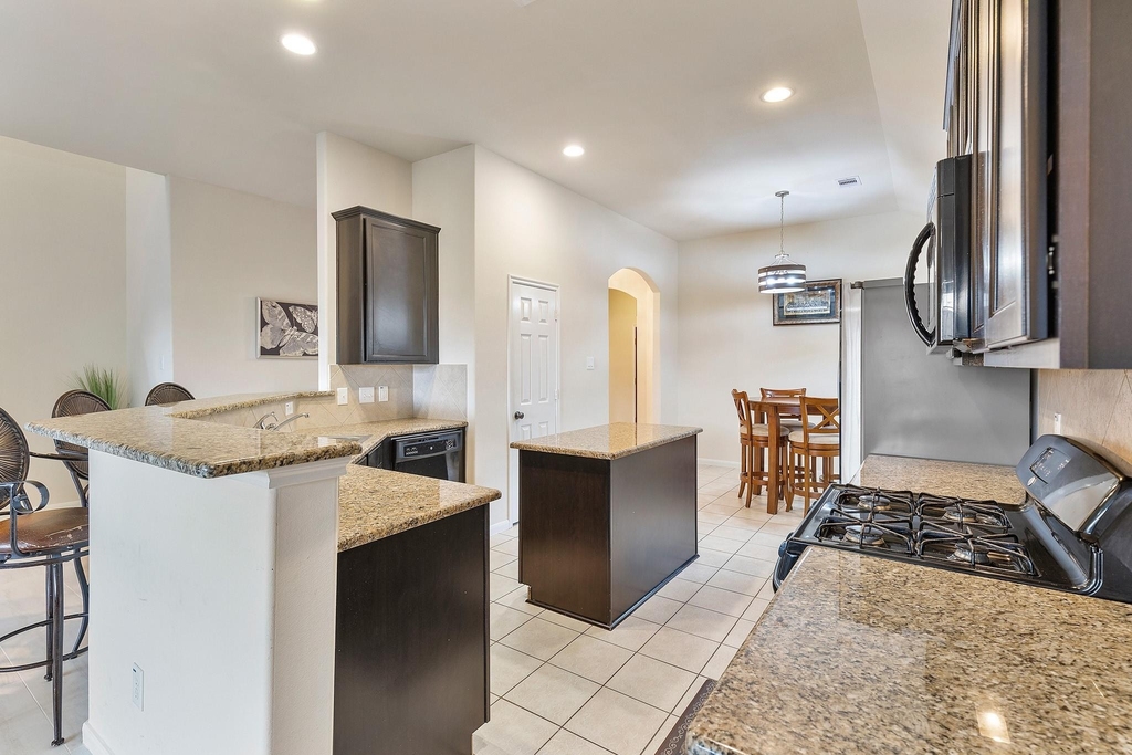 16911 Savannah Park Drive - Photo 7