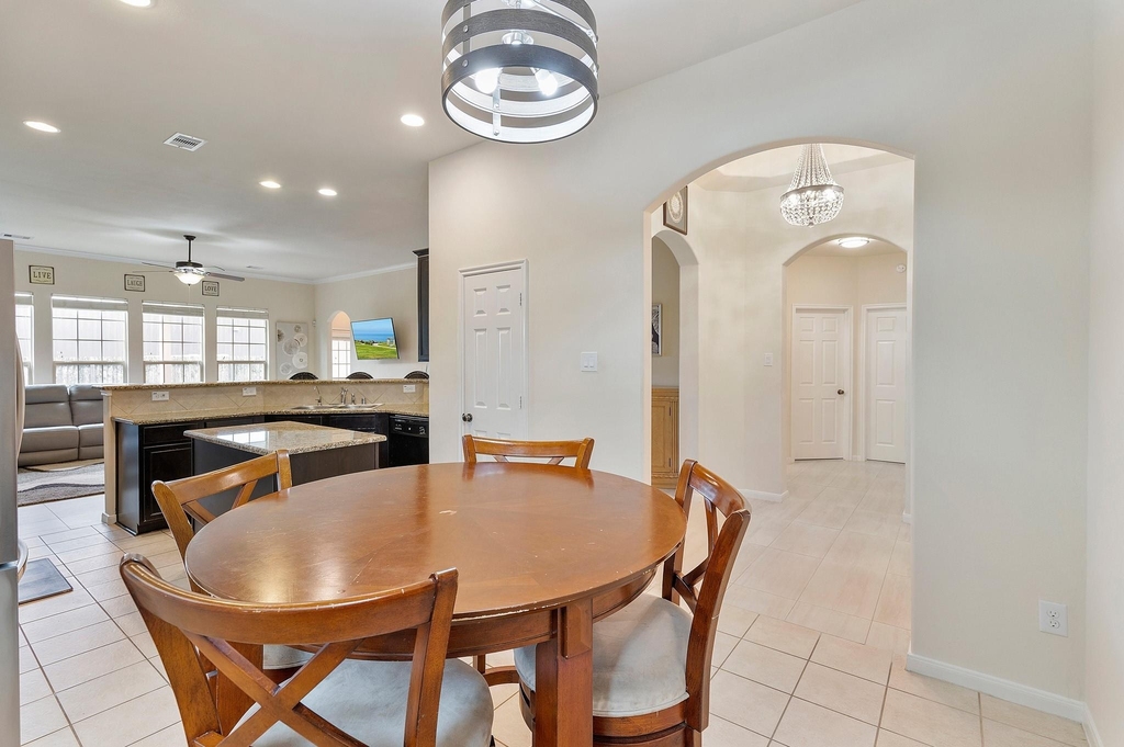 16911 Savannah Park Drive - Photo 9