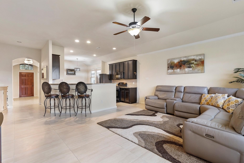 16911 Savannah Park Drive - Photo 3