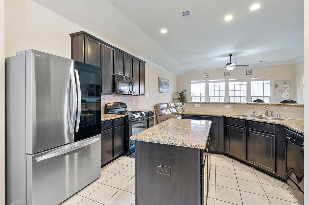 16911 Savannah Park Drive - Photo 8