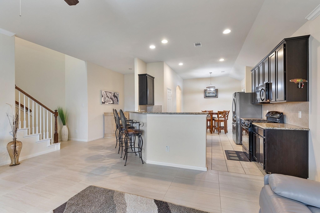 16911 Savannah Park Drive - Photo 6