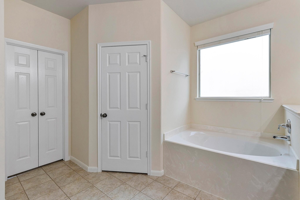 16911 Savannah Park Drive - Photo 13
