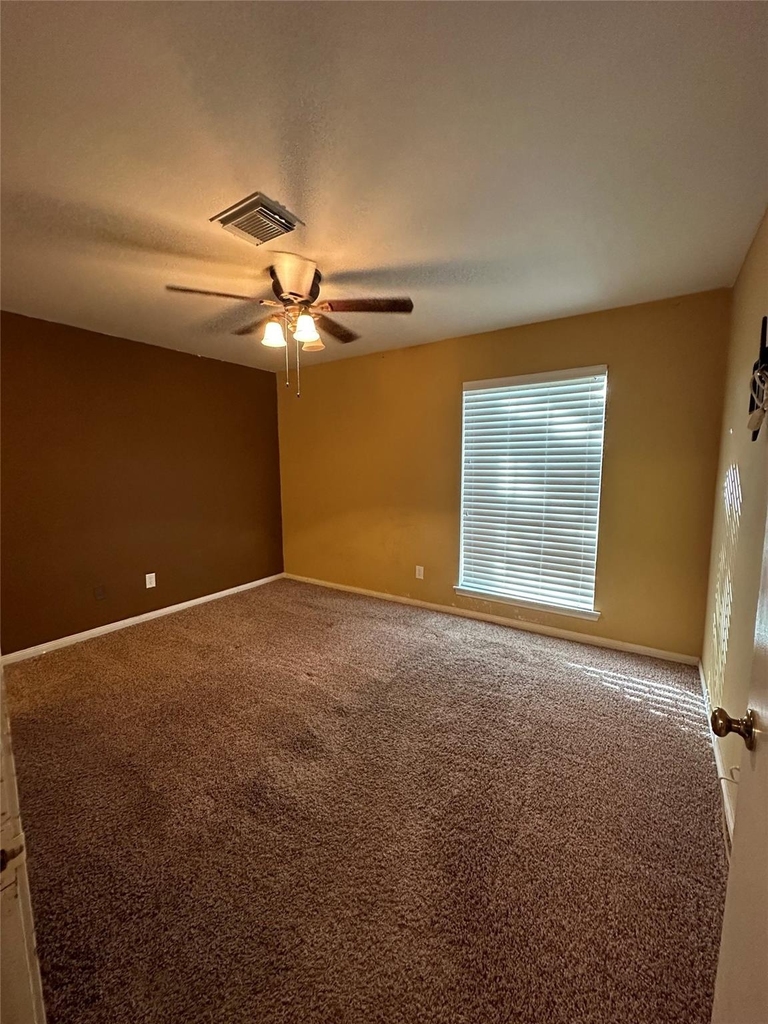 3223 Cedarmont Drive - Photo 2
