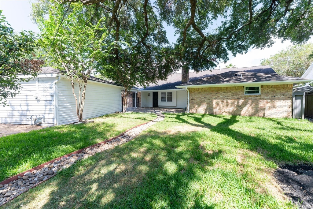 6119 S Braeswood Boulevard - Photo 34