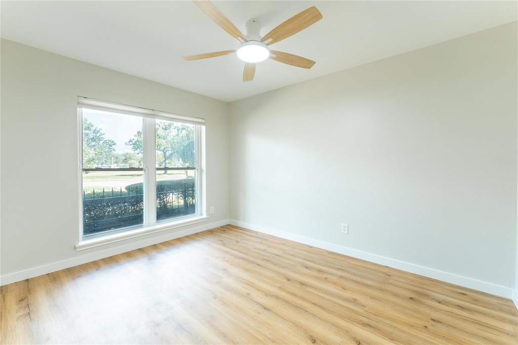6119 S Braeswood Boulevard - Photo 20