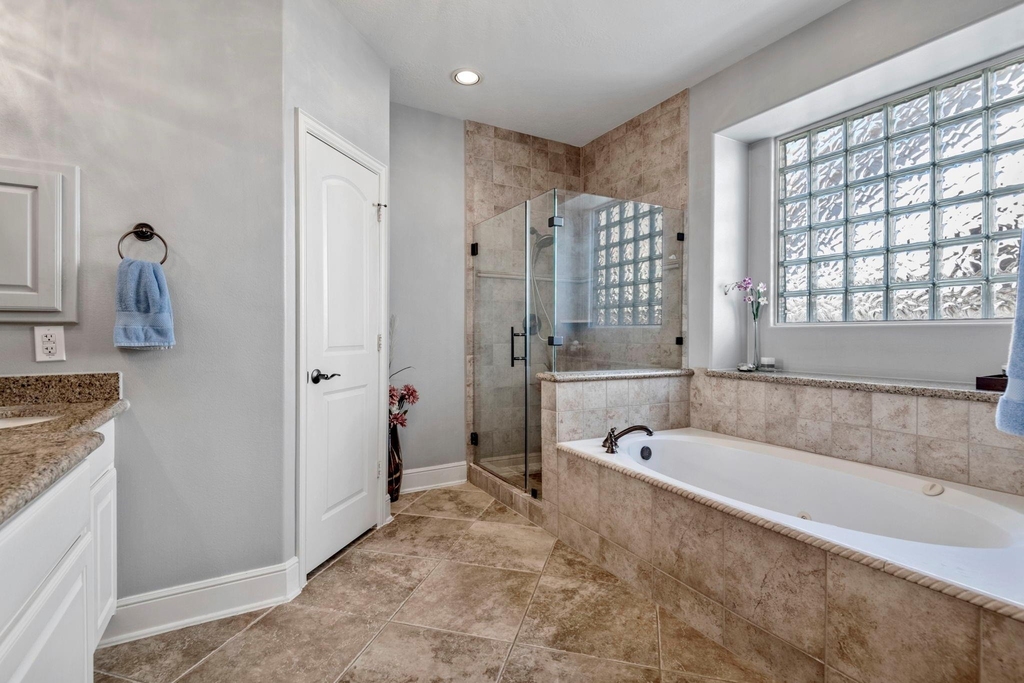 18918 Villa Bergamo Lane - Photo 19