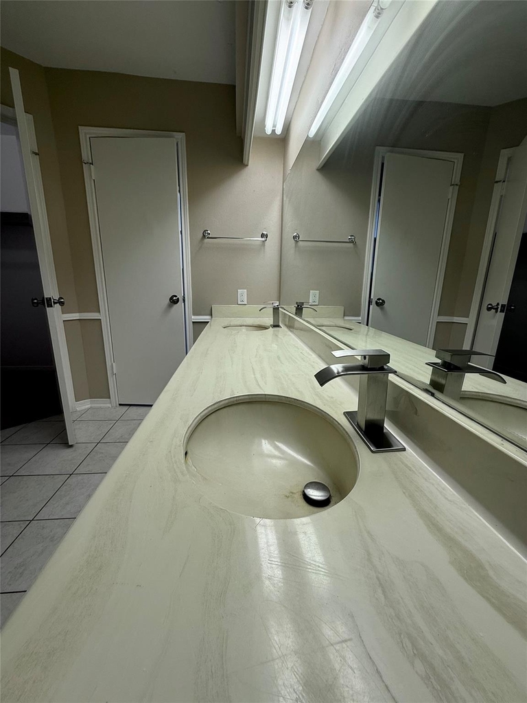 17719 Windy Point Drive - Photo 14